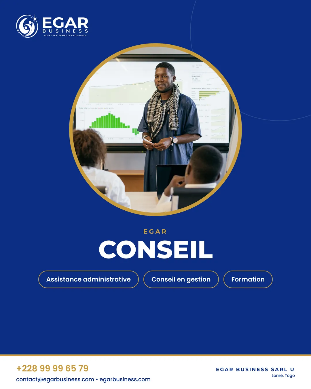 Visuel EGAR CONSEIL : formateur devant un écran de présentation, assistance administrative, conseil en gestion et formation